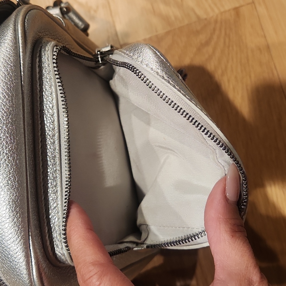 Chanel Sillver Casual Rock Crossbody bag - Picture 7 of 11
